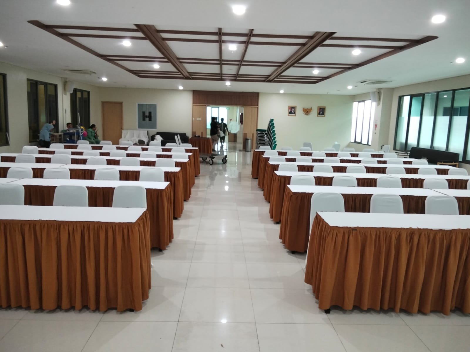 Jasa Rental Meja IBM 180 X60 JAKARTA TIMUR whatsapp image 2026 05 06 at 02.12.16