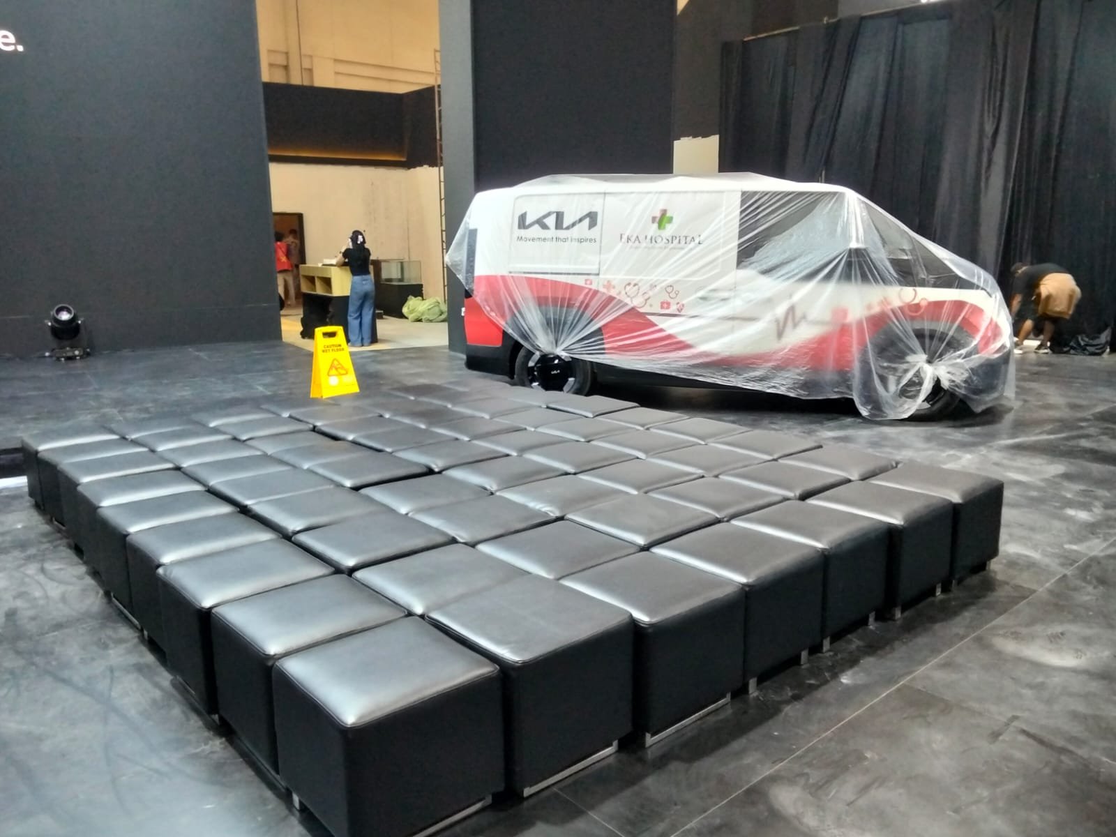 Jasa Sewa Sofa Puff Untuk Berbagai Kebutuhan Acara whatsapp image 2026 07 30 at 02.13.37 (1)