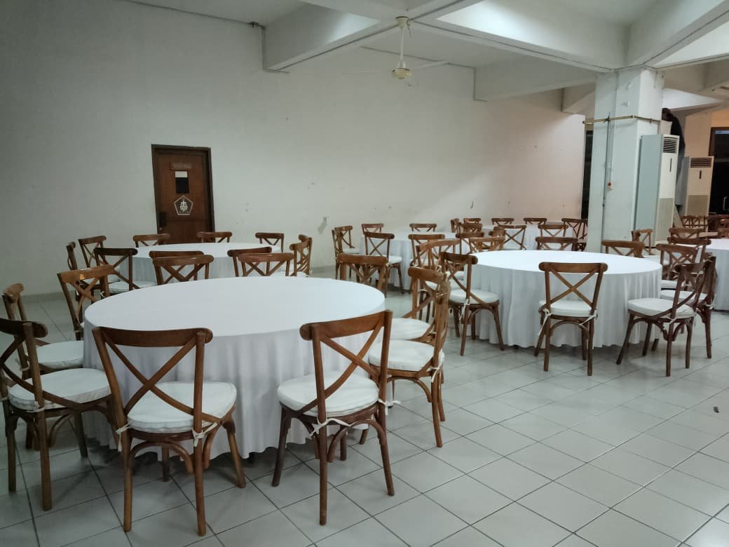 Jasa sewa meja roundtable dan kursi tiffany untuk berbagi acara whatsapp image 2026 08 01 at 03.03.58