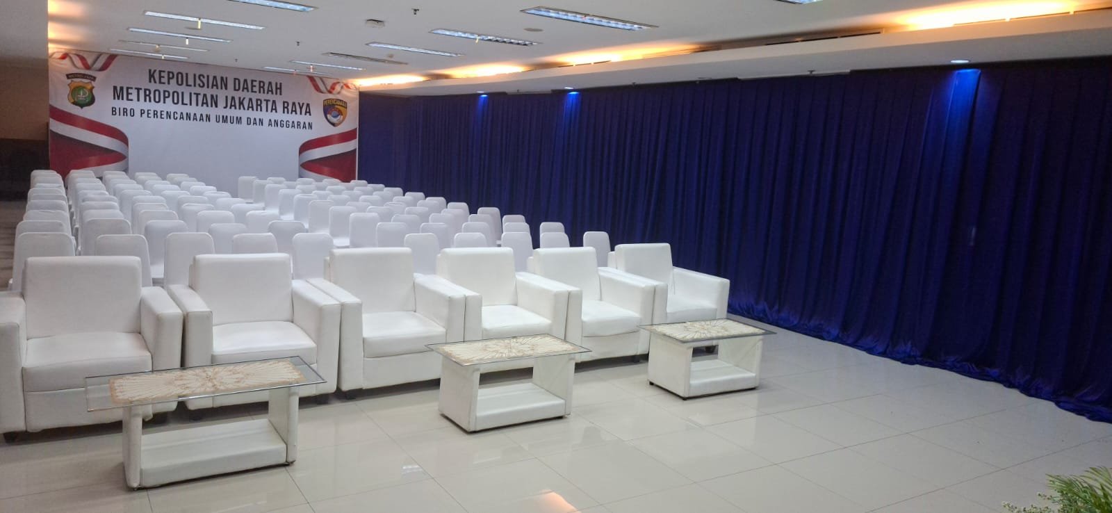 Jasa Sewa Sofa VIP Single untuk Acara Elegan whatsapp image 2026 10 20 at 10.22.42